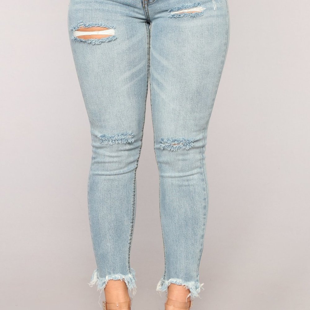 NWOT Fashion Nova Ripped Skinny Jeans